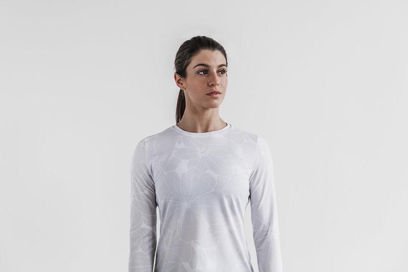 Women's Nobull WoTee (HIBISCUS) Long Sleeve Olive | SG B3151E